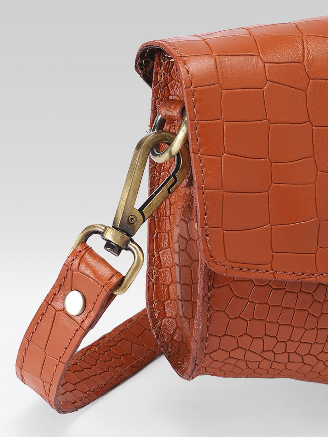 Premium Textured Leather Flap Sling Bag with Adjustable Strap & Inner Zip Pocket