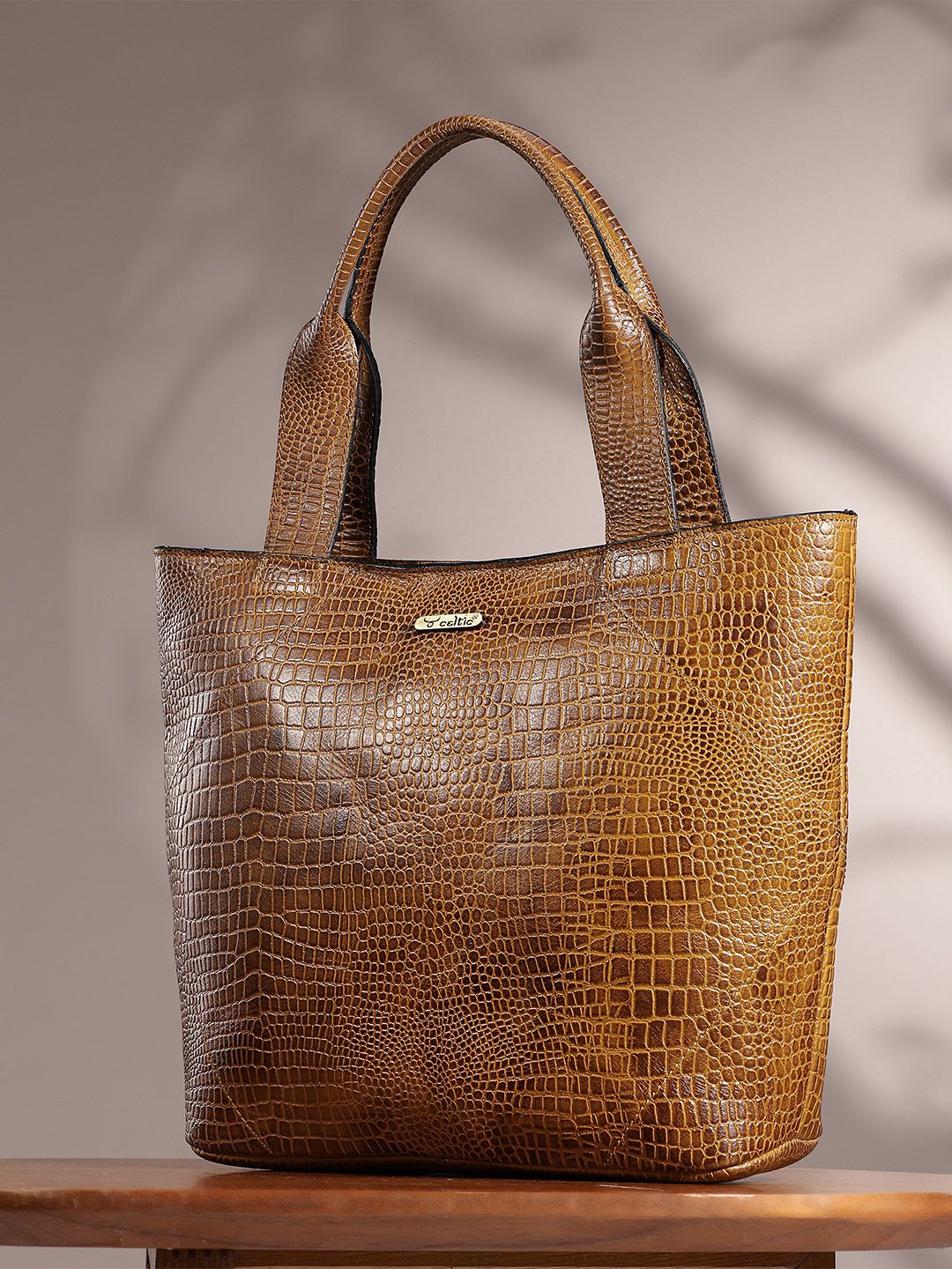 Croc-Texture Leather Tote Bag with Spacious Interior and Dual Shoulder Handles