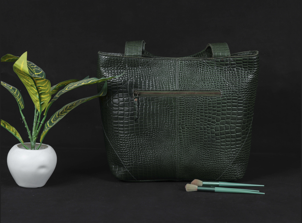 New  premium Elegance in Leather Tote Bag with Leather Accents. Art: BG-1387
