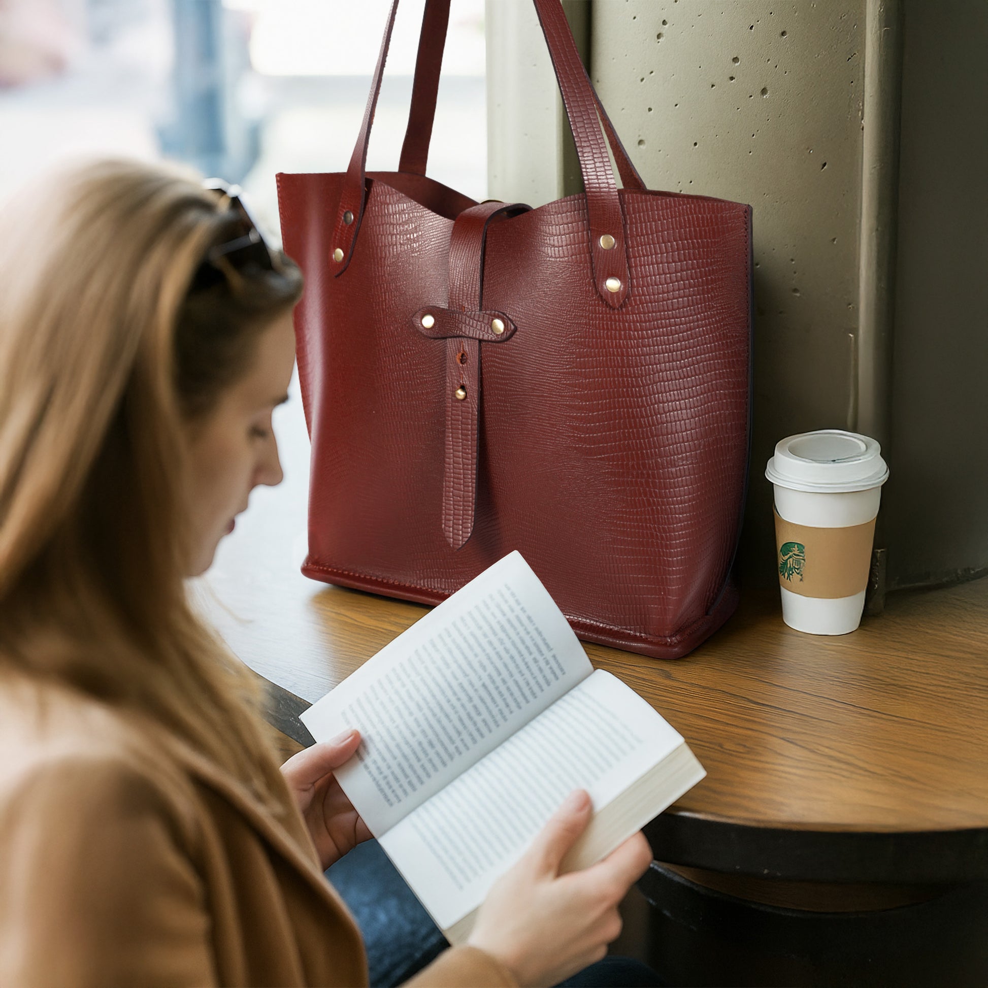 Fashionable Leather Handbag  Chic & Attractive Design for Every Occasion,Art:-BG-1404 L